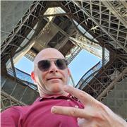 Geometra da lezioni di disegno tecnico per alunni